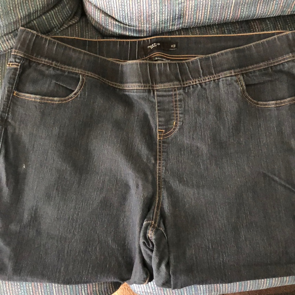 2/$30 Torrid - 4S skinny blue jeans (pull on)